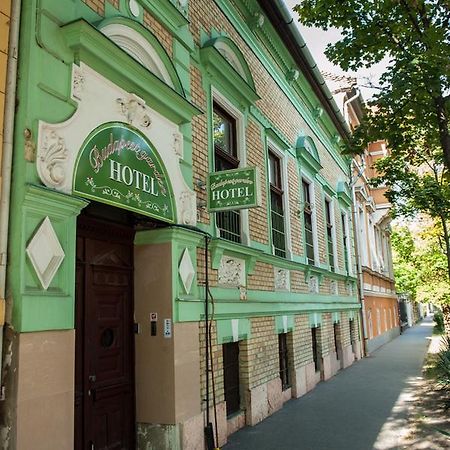 Budapest Garden Hotel Ngoại thất bức ảnh