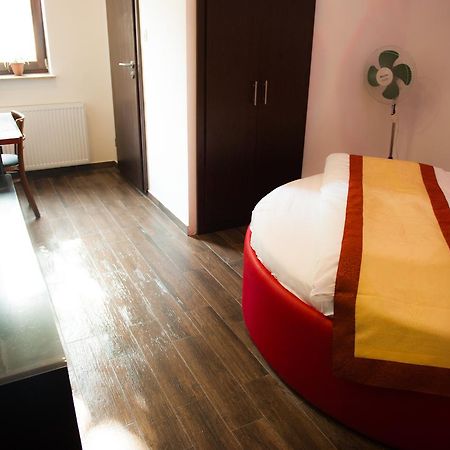 Budapest Garden Hotel Ngoại thất bức ảnh