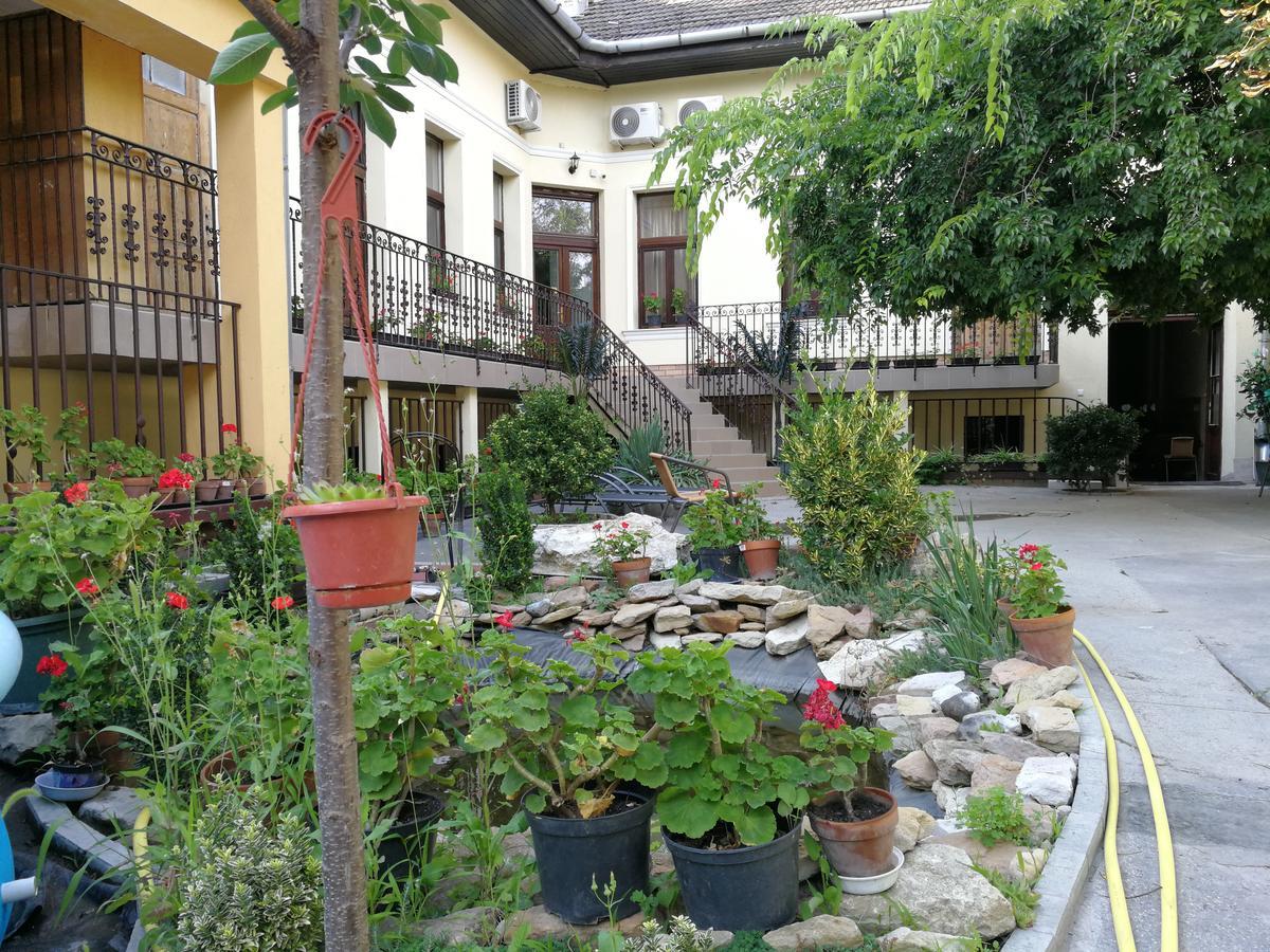 Budapest Garden Hotel Ngoại thất bức ảnh