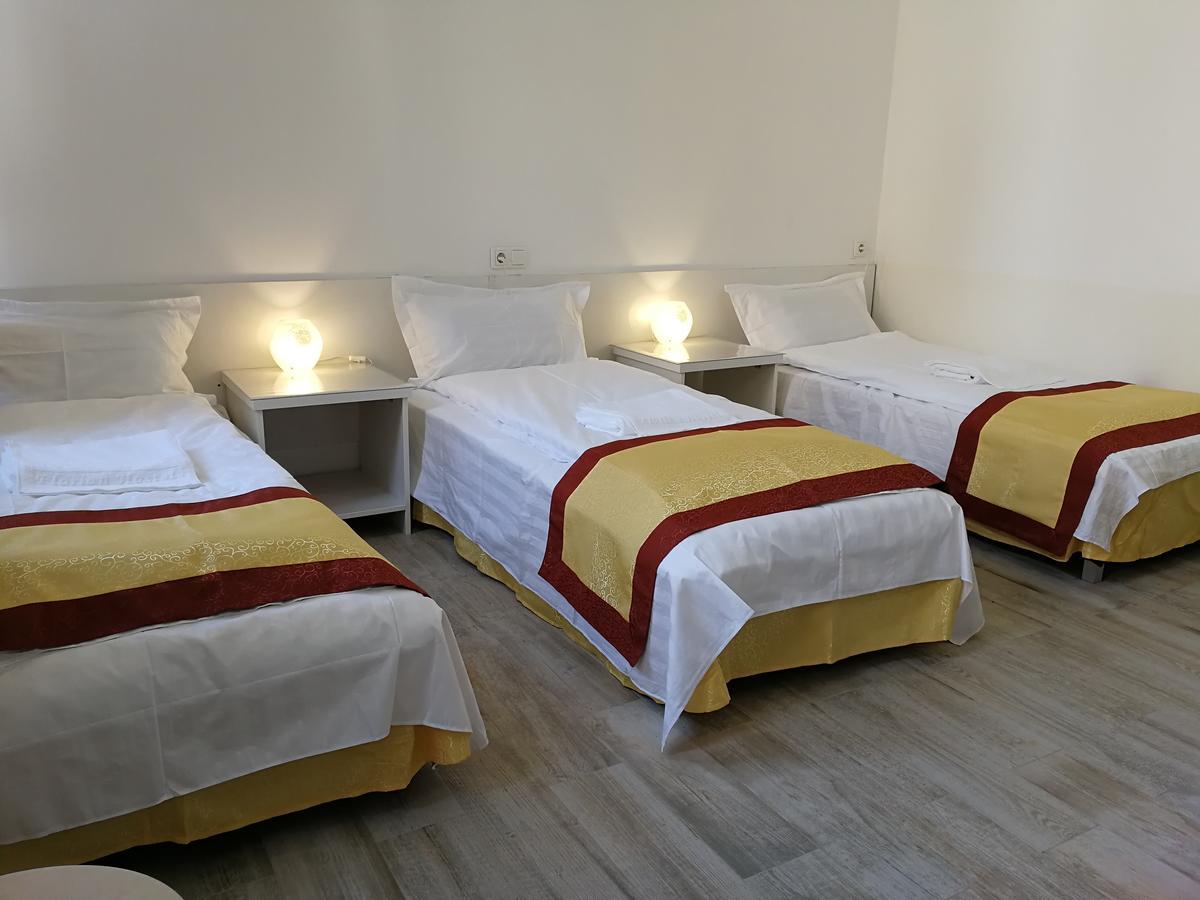 Budapest Garden Hotel Ngoại thất bức ảnh