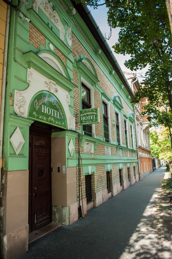 Budapest Garden Hotel Ngoại thất bức ảnh