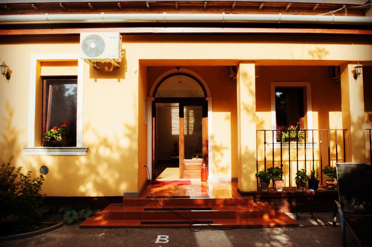 Budapest Garden Hotel Ngoại thất bức ảnh